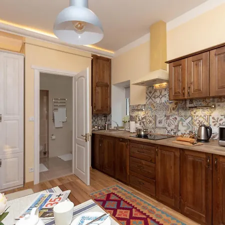 At Pidmurna St. 20 Апартаменты *