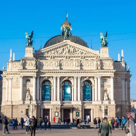 At Pidmurna St. 20 アパート リヴィウ