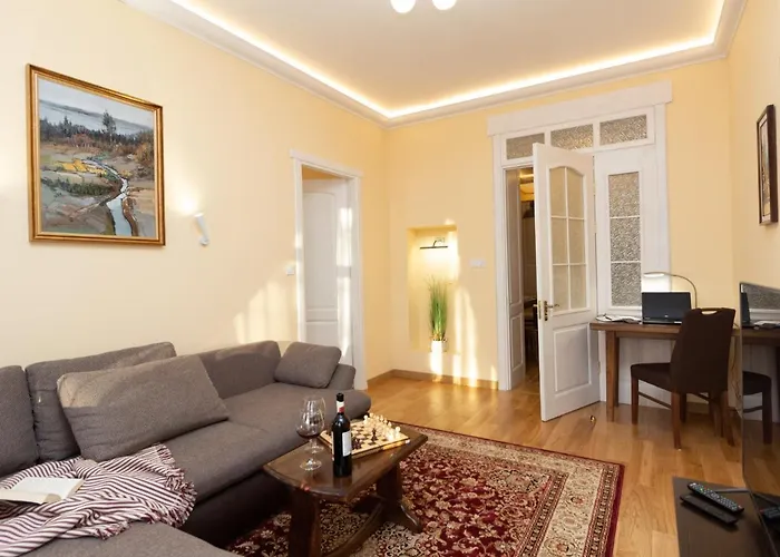 At Pidmurna St. 20 Apartment